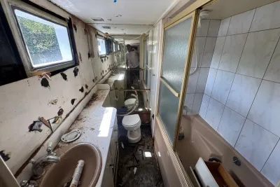 Tollycraft 48 Cockpit Motor Yacht 1985