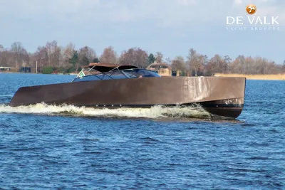 VANDUTCH 40 motor yacht for sale