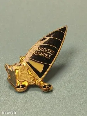 Vintage pin's Gauloises Blondes voilier émaillé collection fumeur rétro