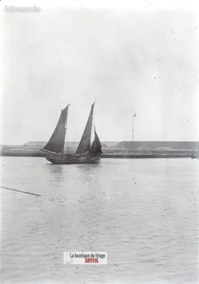 Voilier à deux mâts, Berck-sur-Mer, plaque verre photo ancienne, négatif 9x12 cm 09122295