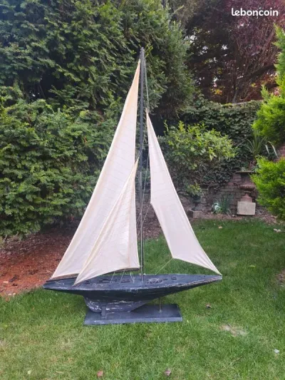 Voilier ancien en très bon état