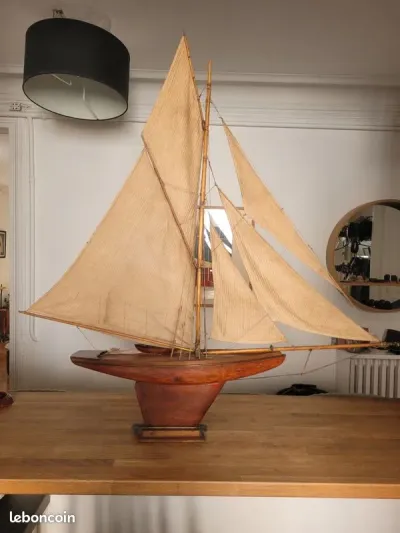 Voilier de bassin deffain pièce de musée très rare