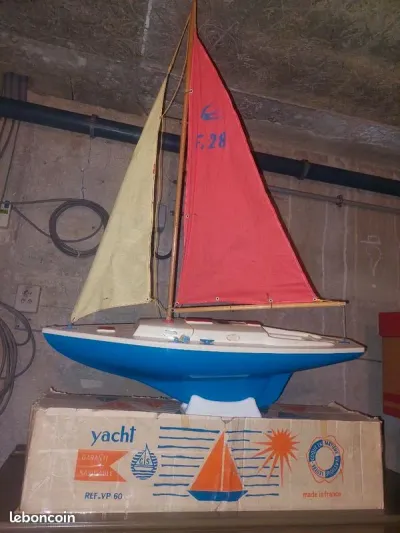 Voilier jouet vintage