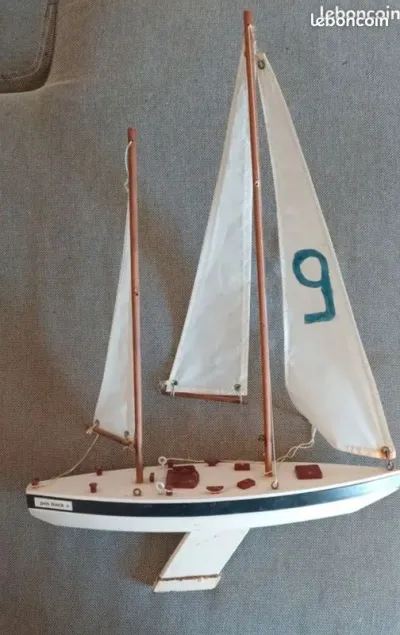 Voilier vintage PENN DUICK II