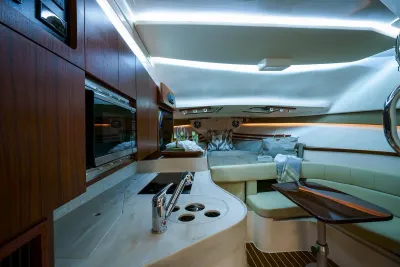 Winter Custom Yachts Center Console 2010