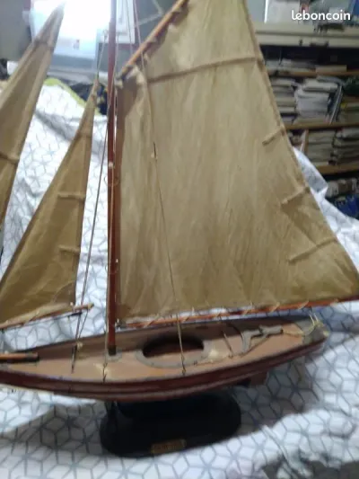 Yacht 1930 très bel objet décoratif voilier
