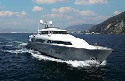 Yacht FERRETTI CUSTOM 31 occasion Italie